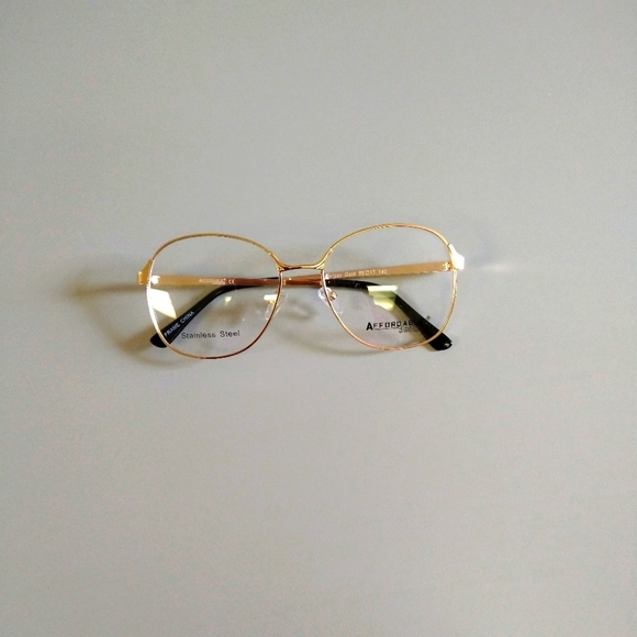 Large Gold Eyeglasses - Picture 2 of 16